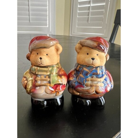 Ceramic Teddy Bears In Santa Hats Salt and Pepper Shakers 3 Inches - Picture 1 of 4